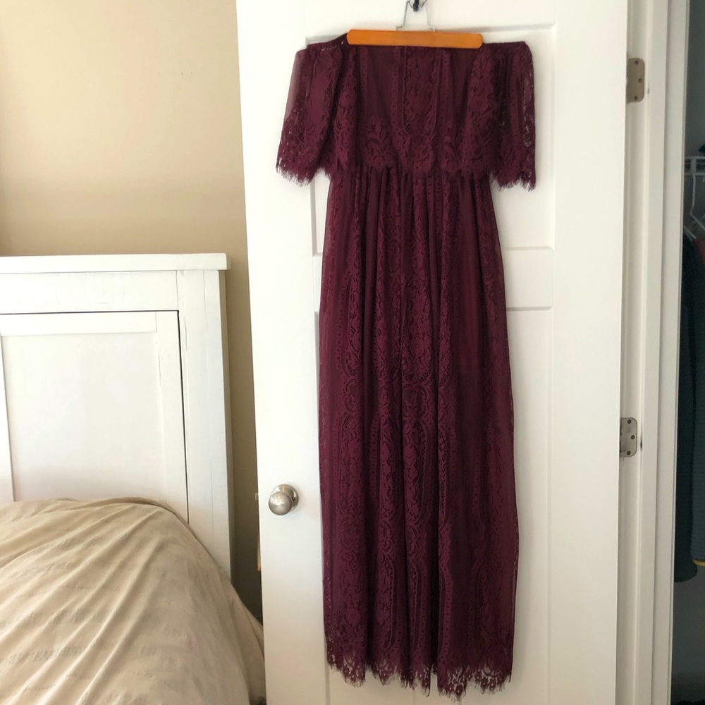 Baltic Born NWT Lace Maxi Dress in Maroon, size Medium